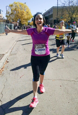 Mia Byrne at Chicago Marathon